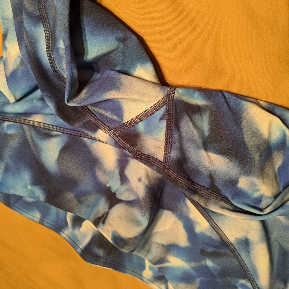 Lululemon leggings - Picture 6 of 6
